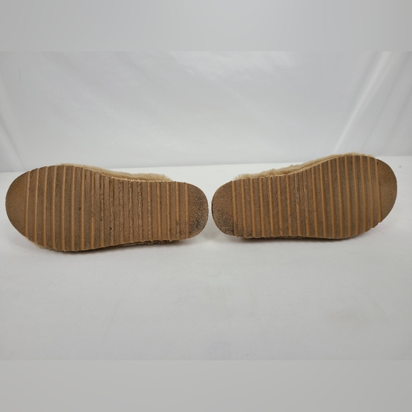 Steve Madden Fuzzy Slip On House Shoes Tan Size M With Box - Picture 7 of 11